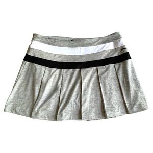 SLAZENGER GRAY, WHITE, BLACK GOLF, TENNIS, PICKLEBALL SKIRT. WOMEN’S SIZE XLARGE